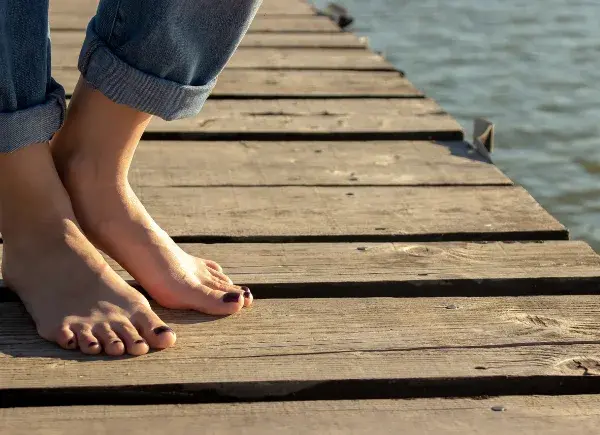 Barfußgehen durch den Sommer – und wann immer es sonst möglich ist