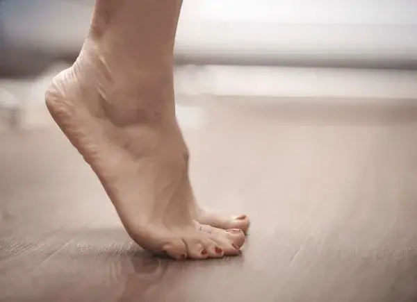 Hallux Rigidus: Alles, was Sie über die Gelenkversteifung wissen müssen